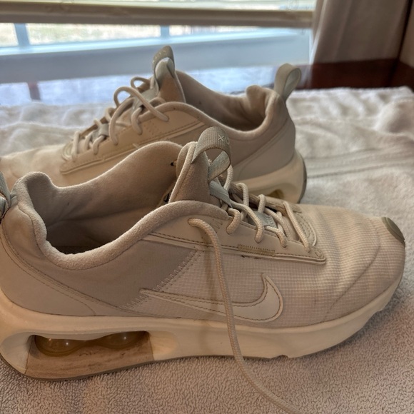 Nike Shoes - Nike Air Max INTRLK Lite Cream Athletic Shoes